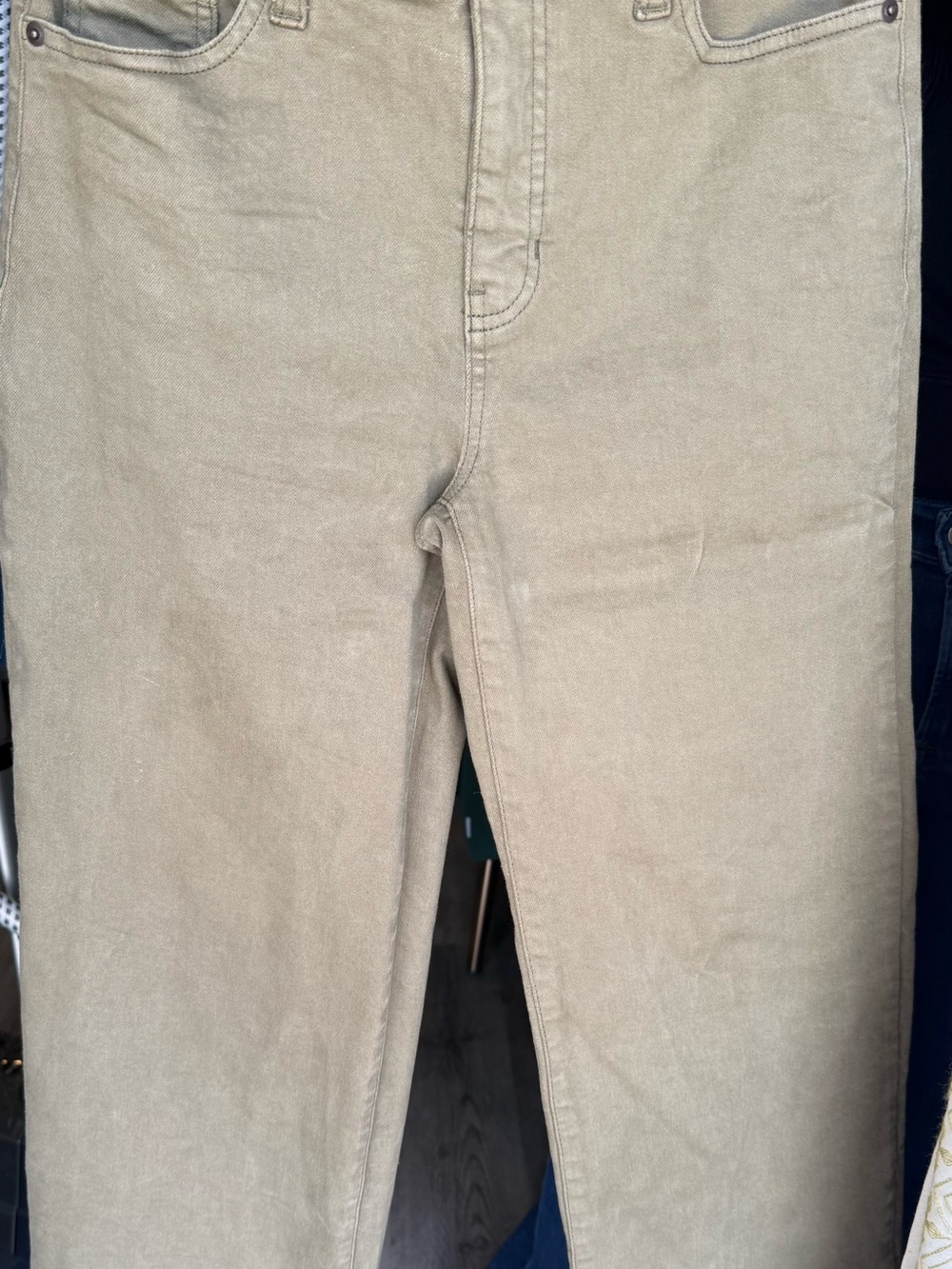 Banana Republic women’s Pants in Light Tan